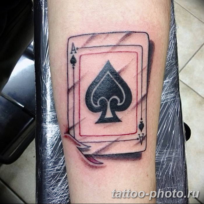 Татуировка пики с буквой q. Тату четыре туза. Тату туз пик. Тату туз. Фото тату пиковая дама.