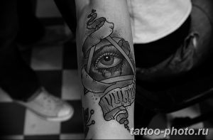 фото рисунка тату глаз в треугольнике 27.11.2018 №141 - tattoo of eyes - tattoo-photo.ru