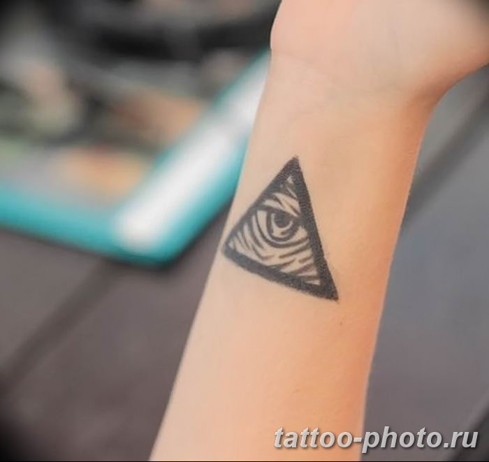 Foto Risunka Tatu Glaz V Treugolnike 27 11 2018 287 Tattoo Of Eyes Tattoo Photo Ru Tattoo Photo Ru