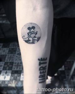Фото рисунка Тату Микки Маус 20.11.2018 №013 - Tattoo Mickey Mouse - tattoo-photo.ru