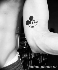 Фото рисунка Тату Микки Маус 20.11.2018 №023 - Tattoo Mickey Mouse - tattoo-photo.ru