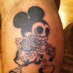 Фото рисунка Тату Микки Маус 20.11.2018 №059 - Tattoo Mickey Mouse - tattoo-photo.ru