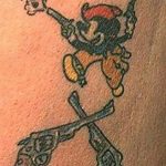 Фото рисунка Тату Микки Маус 20.11.2018 №214 - Tattoo Mickey Mouse - tattoo-photo.ru