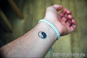 Фото рисунка тату круг 22.11.2018 №335 - photo tattoo circle - tattoo-photo.ru