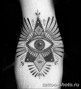 фото рисунка тату глаз в треугольнике 27.11.2018 №076 - tattoo of eyes - tattoo-photo.ru