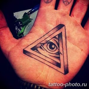 фото рисунка тату глаз в треугольнике 27.11.2018 №080 - tattoo of eyes - tattoo-photo.ru