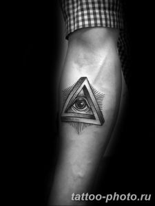 фото рисунка тату глаз в треугольнике 27.11.2018 №110 - tattoo of eyes - tattoo-photo.ru