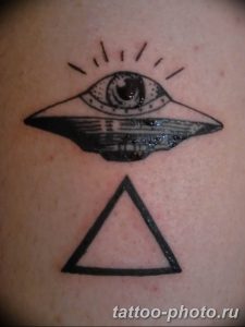 фото рисунка тату глаз в треугольнике 27.11.2018 №138 - tattoo of eyes - tattoo-photo.ru