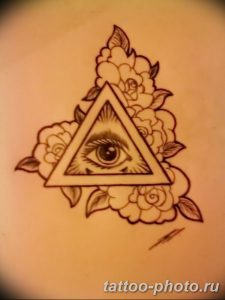 фото рисунка тату глаз в треугольнике 27.11.2018 №159 - tattoo of eyes - tattoo-photo.ru