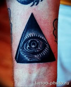 фото рисунка тату глаз в треугольнике 27.11.2018 №193 - tattoo of eyes - tattoo-photo.ru