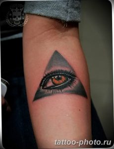 фото рисунка тату глаз в треугольнике 27.11.2018 №273 - tattoo of eyes - tattoo-photo.ru