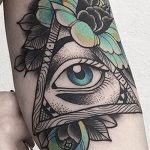 фото рисунка тату глаз в треугольнике 27.11.2018 №293 - tattoo of eyes - tattoo-photo.ru