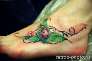 фото идея тату божья коровка 22.12.2018 №105 - photo ladybug tattool- tattoo-photo.ru