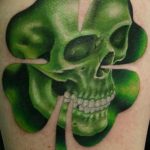 фото тату клевер четырехлистный 24.12.2018 №292 - four leaf clover tattoo - tattoo-photo.ru