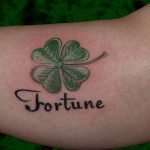 фото тату клевер четырехлистный 24.12.2018 №299 - four leaf clover tattoo - tattoo-photo.ru