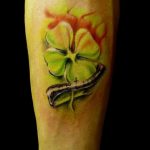фото тату клевер четырехлистный 24.12.2018 №369 - four leaf clover tattoo - tattoo-photo.ru