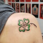 фото тату клевер четырехлистный 24.12.2018 №401 - four leaf clover tattoo - tattoo-photo.ru