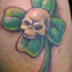фото тату клевер четырехлистный 24.12.2018 №410 - four leaf clover tattoo - tattoo-photo.ru