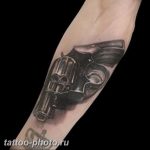 фото тату револьвер 24.12.2018 №021 - photo tattoo revolver - tattoo-photo.ru