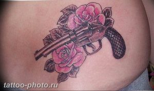 фото тату револьвер 24.12.2018 №084 - photo tattoo revolver - tattoo-photo.ru