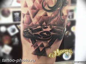 фото тату револьвер 24.12.2018 №112 - photo tattoo revolver - tattoo-photo.ru