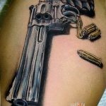 фото тату револьвер 24.12.2018 №135 - photo tattoo revolver - tattoo-photo.ru
