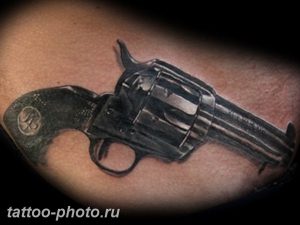 фото тату револьвер 24.12.2018 №140 - photo tattoo revolver - tattoo-photo.ru