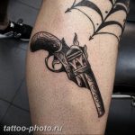 фото тату револьвер 24.12.2018 №309 - photo tattoo revolver - tattoo-photo.ru