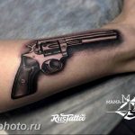 фото тату револьвер 24.12.2018 №326 - photo tattoo revolver - tattoo-photo.ru