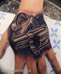 фото тату револьвер 24.12.2018 №337 - photo tattoo revolver - tattoo-photo.ru