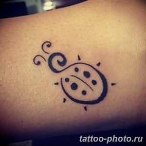 фото идея тату божья коровка 22.12.2018 №032 - photo ladybug tattool- tattoo-photo.ru