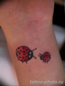 фото идея тату божья коровка 22.12.2018 №069 - photo ladybug tattool- tattoo-photo.ru