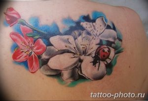 фото идея тату божья коровка 22.12.2018 №127 - photo ladybug tattool- tattoo-photo.ru
