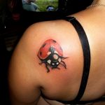 фото идея тату божья коровка 22.12.2018 №233 - photo ladybug tattool- tattoo-photo.ru
