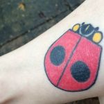 фото идея тату божья коровка 22.12.2018 №275 - photo ladybug tattool- tattoo-photo.ru