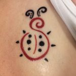 фото идея тату божья коровка 22.12.2018 №331 - photo ladybug tattool- tattoo-photo.ru