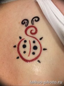 фото идея тату божья коровка 22.12.2018 №331 - photo ladybug tattool- tattoo-photo.ru