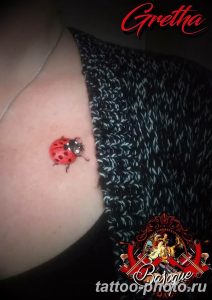 фото идея тату божья коровка 22.12.2018 №346 - photo ladybug tattool- tattoo-photo.ru