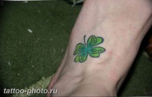 фото тату клевер четырехлистный 24.12.2018 №029 - four leaf clover tattoo - tattoo-photo.ru