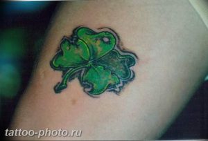 фото тату клевер четырехлистный 24.12.2018 №035 - four leaf clover tattoo - tattoo-photo.ru
