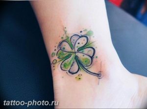 фото тату клевер четырехлистный 24.12.2018 №049 - four leaf clover tattoo - tattoo-photo.ru