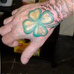фото тату клевер четырехлистный 24.12.2018 №053 - four leaf clover tattoo - tattoo-photo.ru