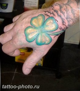 фото тату клевер четырехлистный 24.12.2018 №053 - four leaf clover tattoo - tattoo-photo.ru