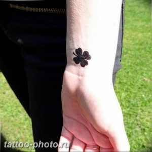 фото тату клевер четырехлистный 24.12.2018 №077 - four leaf clover tattoo - tattoo-photo.ru