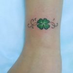 фото тату клевер четырехлистный 24.12.2018 №126 - four leaf clover tattoo - tattoo-photo.ru