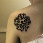 фото тату клевер четырехлистный 24.12.2018 №160 - four leaf clover tattoo - tattoo-photo.ru