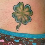 фото тату клевер четырехлистный 24.12.2018 №166 - four leaf clover tattoo - tattoo-photo.ru