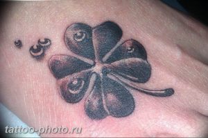 фото тату клевер четырехлистный 24.12.2018 №182 - four leaf clover tattoo - tattoo-photo.ru