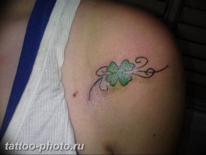 фото тату клевер четырехлистный 24.12.2018 №239 - four leaf clover tattoo - tattoo-photo.ru