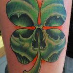 фото тату клевер четырехлистный 24.12.2018 №273 - four leaf clover tattoo - tattoo-photo.ru